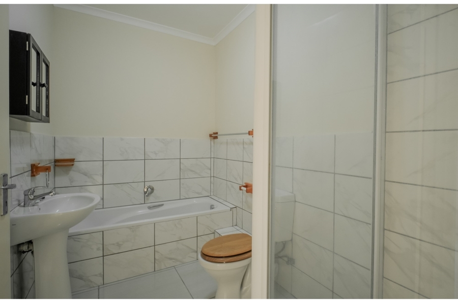 To Let 2 Bedroom Property for Rent in Burgundy Estate Western Cape